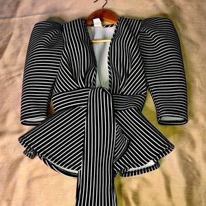 Amazing blouse!! Big Sale! Only $19.99!